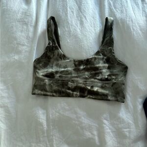 lululemon (8) Army Green / Tie Dye Align bra A/B Good condition Scoopneck